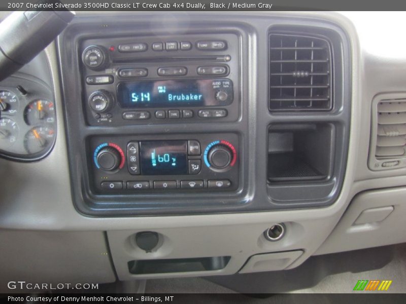 Controls of 2007 Silverado 3500HD Classic LT Crew Cab 4x4 Dually