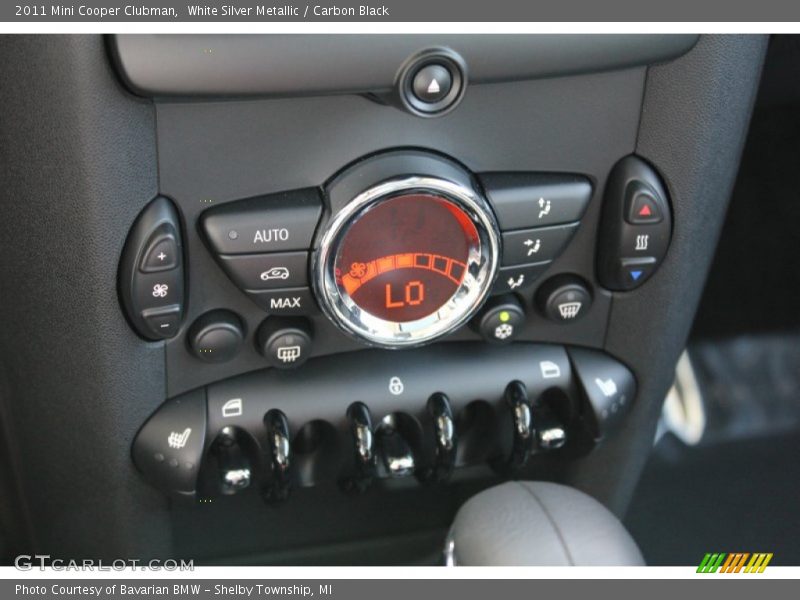 White Silver Metallic / Carbon Black 2011 Mini Cooper Clubman