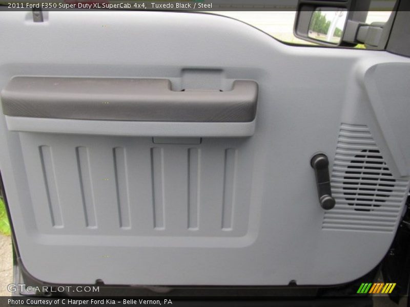 Door Panel of 2011 F350 Super Duty XL SuperCab 4x4