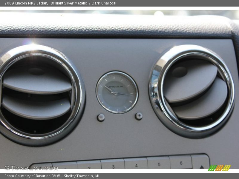 Brilliant Silver Metallic / Dark Charcoal 2009 Lincoln MKZ Sedan