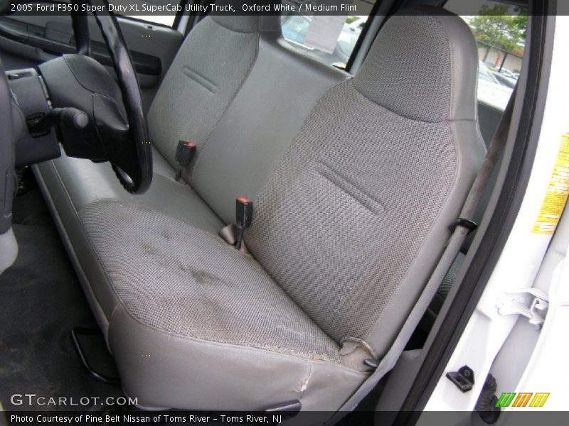 Oxford White / Medium Flint 2005 Ford F350 Super Duty XL SuperCab Utility Truck