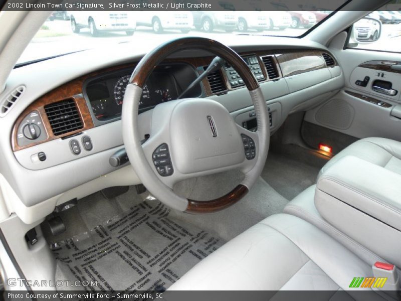 Silver Frost Metallic / Light Graphite 2002 Lincoln Town Car Signature