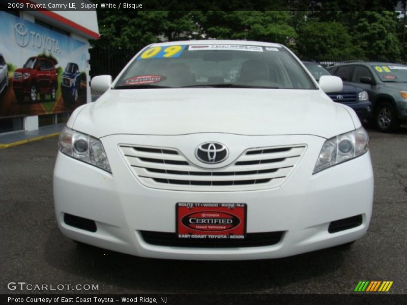 Super White / Bisque 2009 Toyota Camry LE