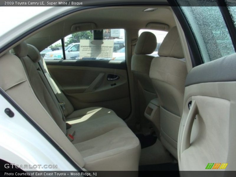 Super White / Bisque 2009 Toyota Camry LE