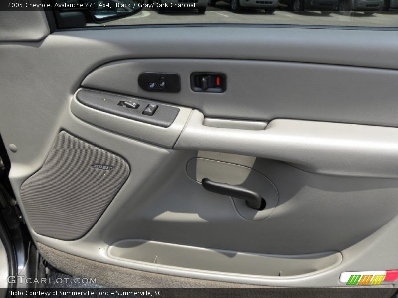 Black / Gray/Dark Charcoal 2005 Chevrolet Avalanche Z71 4x4