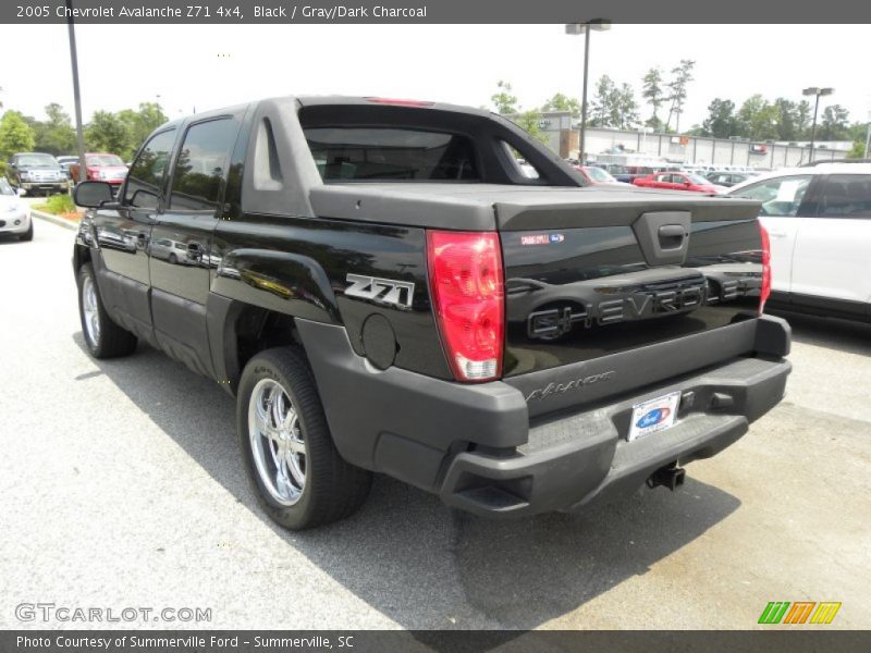 Black / Gray/Dark Charcoal 2005 Chevrolet Avalanche Z71 4x4