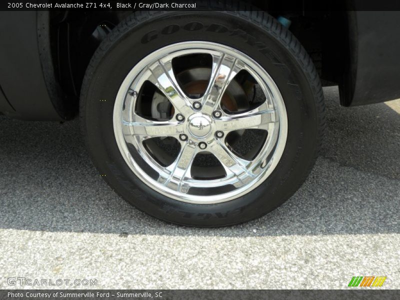 Black / Gray/Dark Charcoal 2005 Chevrolet Avalanche Z71 4x4