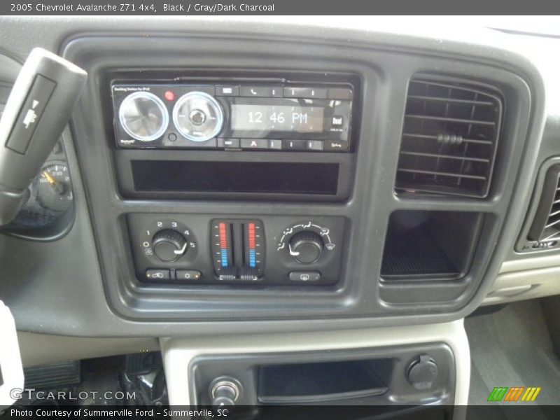 Black / Gray/Dark Charcoal 2005 Chevrolet Avalanche Z71 4x4