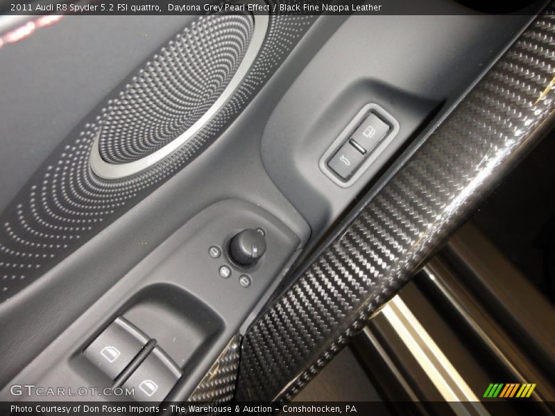 Controls of 2011 R8 Spyder 5.2 FSI quattro