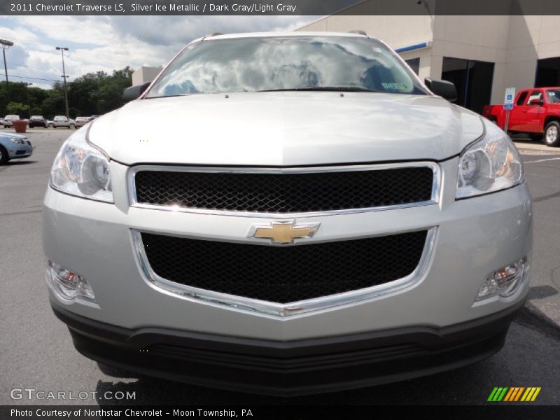 Silver Ice Metallic / Dark Gray/Light Gray 2011 Chevrolet Traverse LS