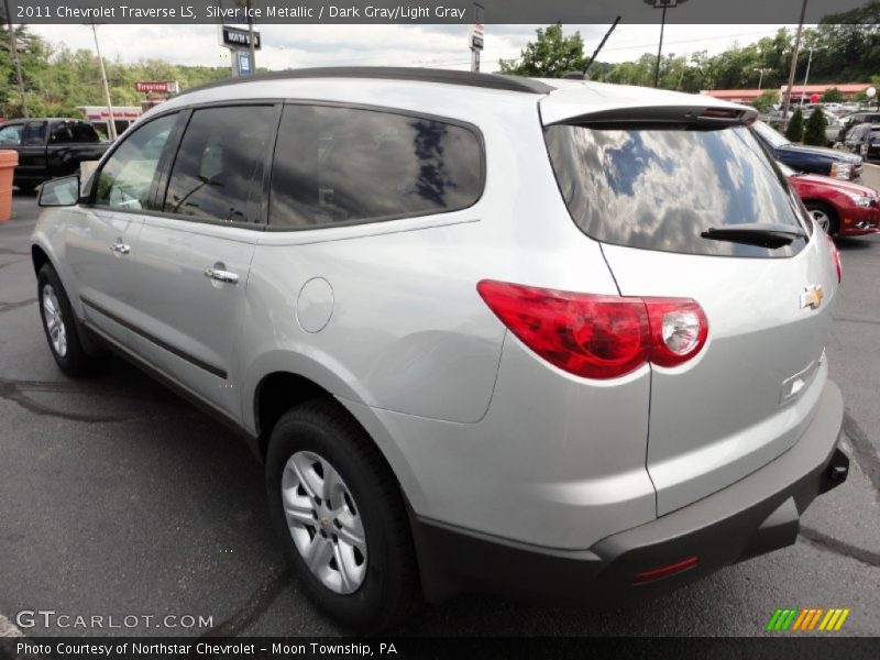 Silver Ice Metallic / Dark Gray/Light Gray 2011 Chevrolet Traverse LS