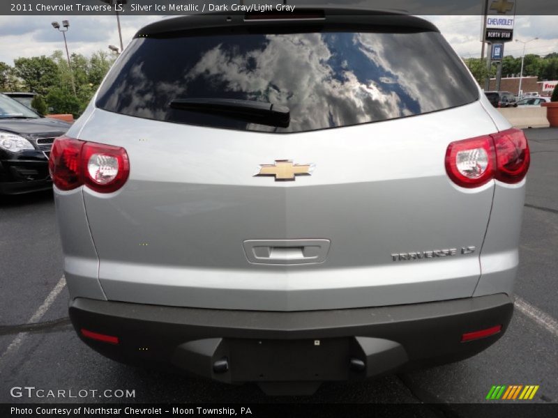 Silver Ice Metallic / Dark Gray/Light Gray 2011 Chevrolet Traverse LS