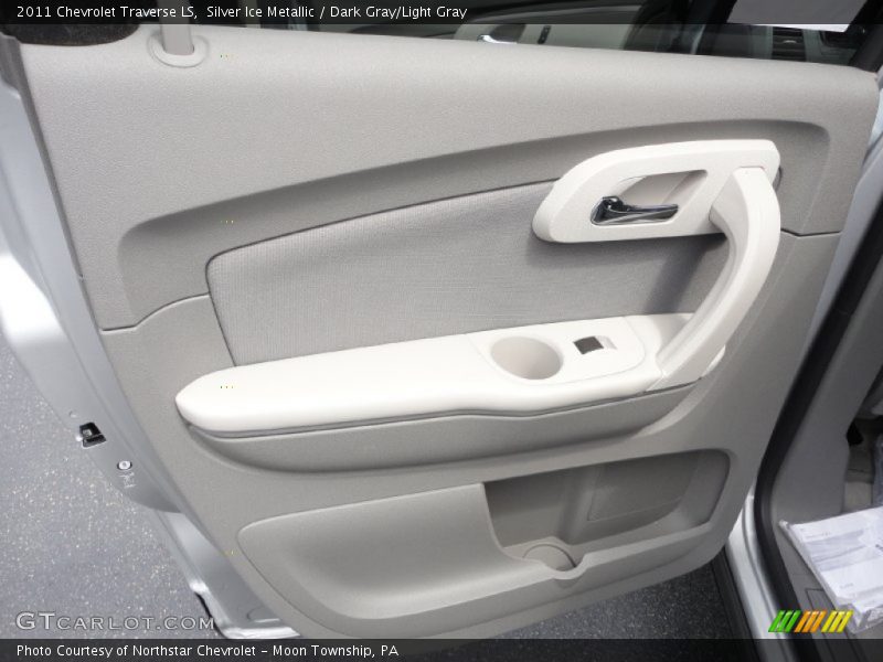 Silver Ice Metallic / Dark Gray/Light Gray 2011 Chevrolet Traverse LS
