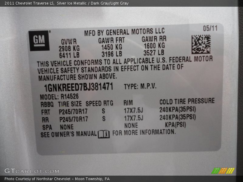 Silver Ice Metallic / Dark Gray/Light Gray 2011 Chevrolet Traverse LS