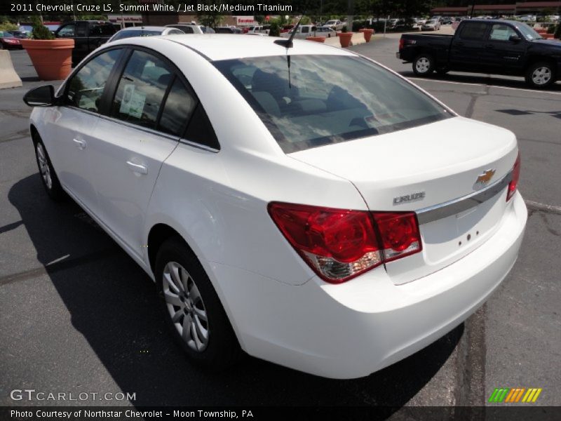 Summit White / Jet Black/Medium Titanium 2011 Chevrolet Cruze LS