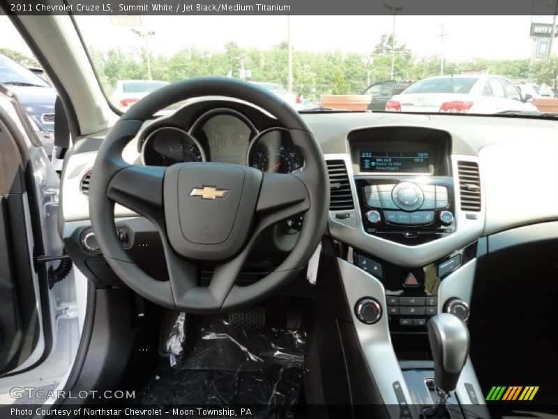 Summit White / Jet Black/Medium Titanium 2011 Chevrolet Cruze LS