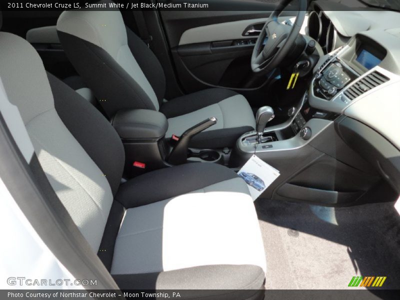 Summit White / Jet Black/Medium Titanium 2011 Chevrolet Cruze LS