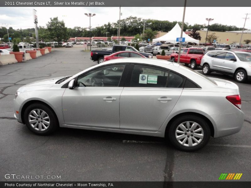 Silver Ice Metallic / Jet Black 2011 Chevrolet Cruze LT