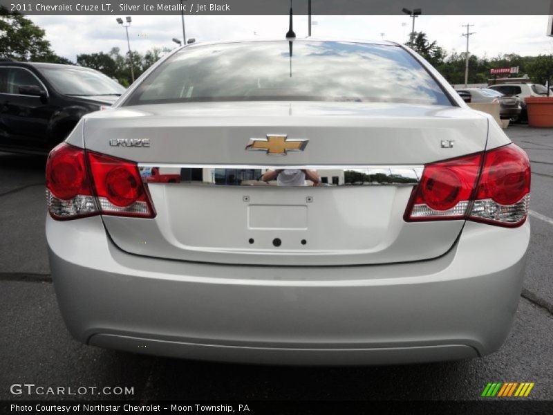 Silver Ice Metallic / Jet Black 2011 Chevrolet Cruze LT