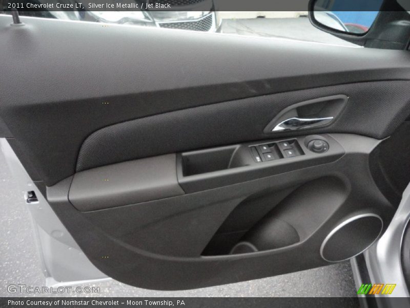Silver Ice Metallic / Jet Black 2011 Chevrolet Cruze LT