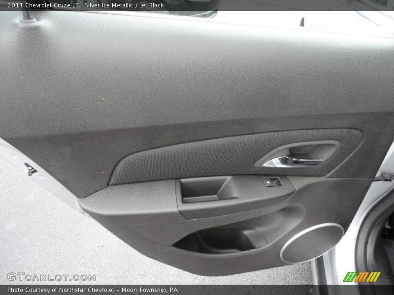 Silver Ice Metallic / Jet Black 2011 Chevrolet Cruze LT
