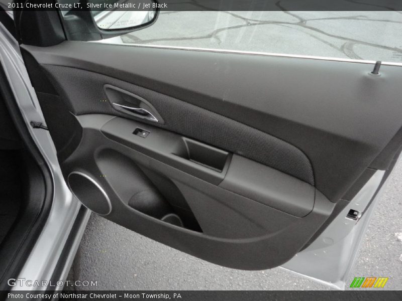 Silver Ice Metallic / Jet Black 2011 Chevrolet Cruze LT