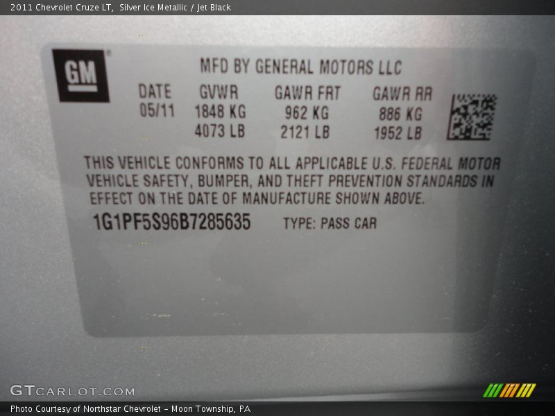 Silver Ice Metallic / Jet Black 2011 Chevrolet Cruze LT