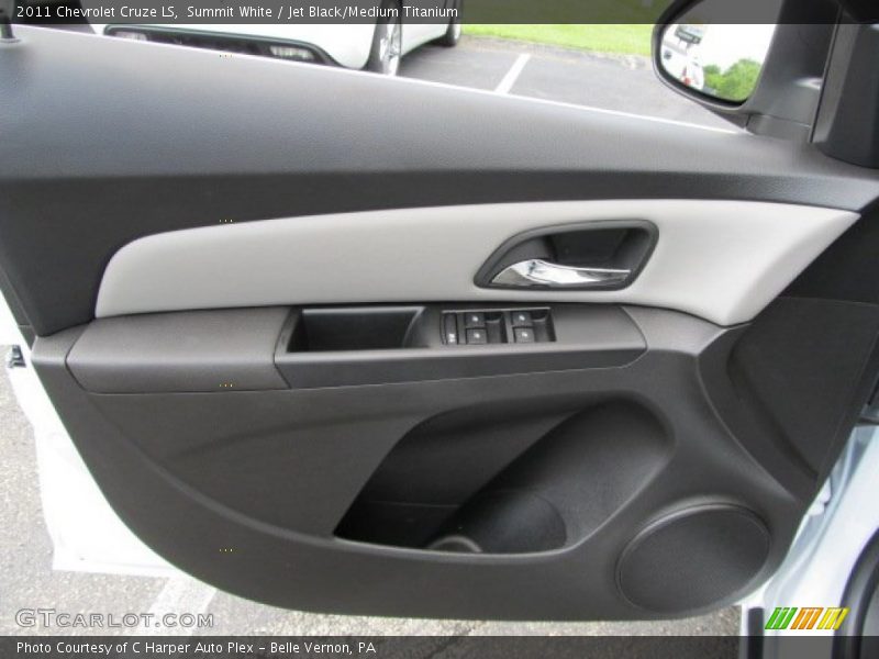 Summit White / Jet Black/Medium Titanium 2011 Chevrolet Cruze LS