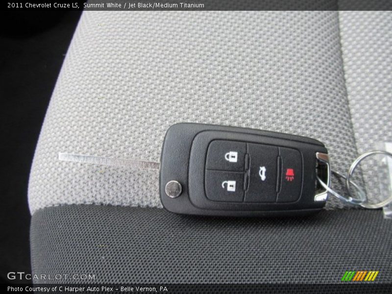 Summit White / Jet Black/Medium Titanium 2011 Chevrolet Cruze LS