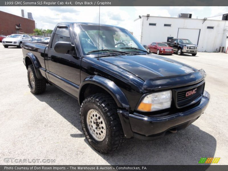 Front 3/4 View of 1999 Sonoma SLS Regular Cab 4x4