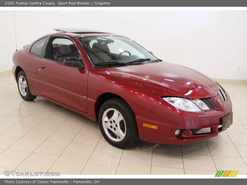 Front 3/4 View of 2005 Sunfire Coupe