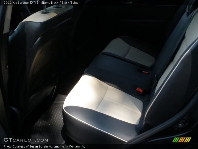 Ebony Black / Black/Beige 2011 Kia Sorento EX V6