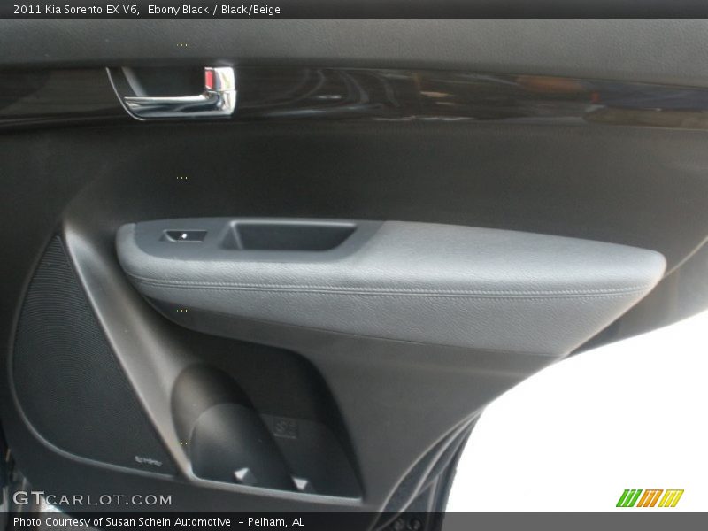 Ebony Black / Black/Beige 2011 Kia Sorento EX V6