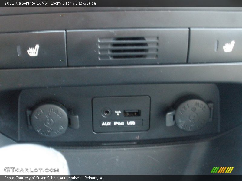 Ebony Black / Black/Beige 2011 Kia Sorento EX V6