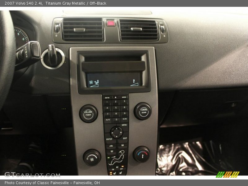 Titanium Gray Metallic / Off-Black 2007 Volvo S40 2.4i