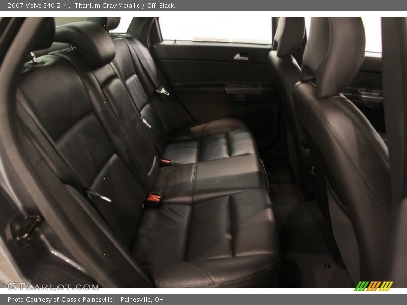  2007 S40 2.4i Off-Black Interior