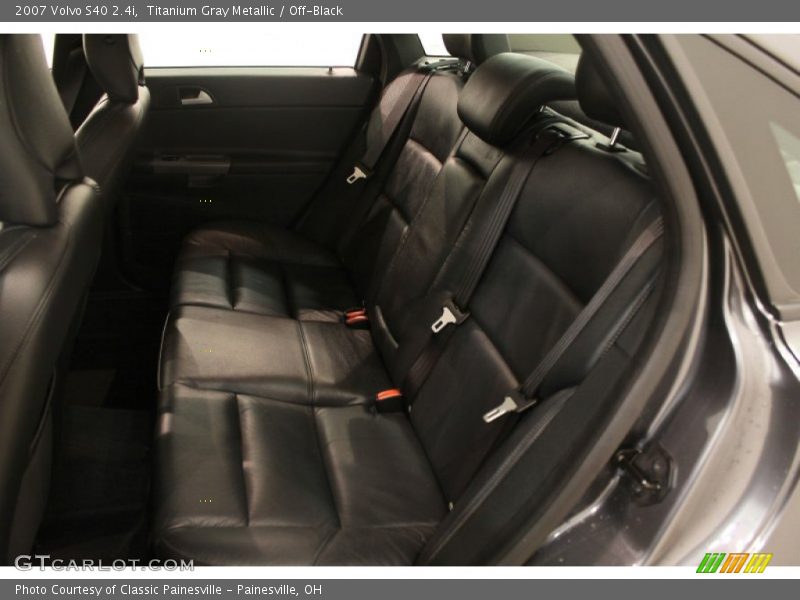 Titanium Gray Metallic / Off-Black 2007 Volvo S40 2.4i