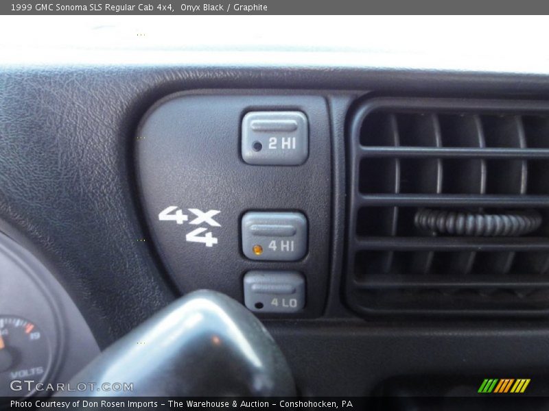 Controls of 1999 Sonoma SLS Regular Cab 4x4