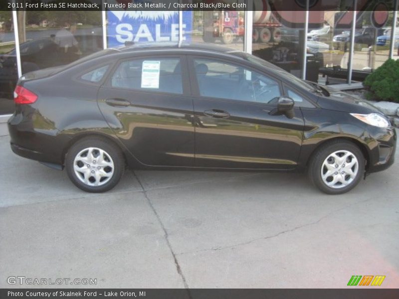 Tuxedo Black Metallic / Charcoal Black/Blue Cloth 2011 Ford Fiesta SE Hatchback