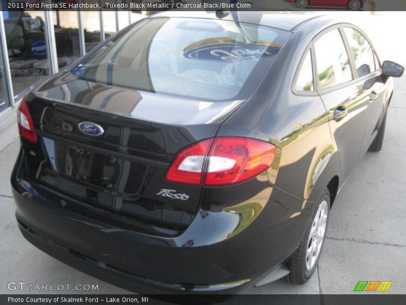 Tuxedo Black Metallic / Charcoal Black/Blue Cloth 2011 Ford Fiesta SE Hatchback
