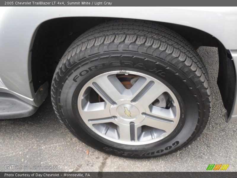 Summit White / Light Gray 2005 Chevrolet TrailBlazer LT 4x4