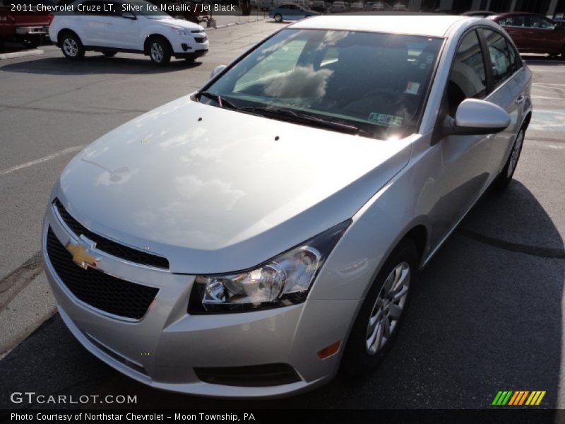 Silver Ice Metallic / Jet Black 2011 Chevrolet Cruze LT
