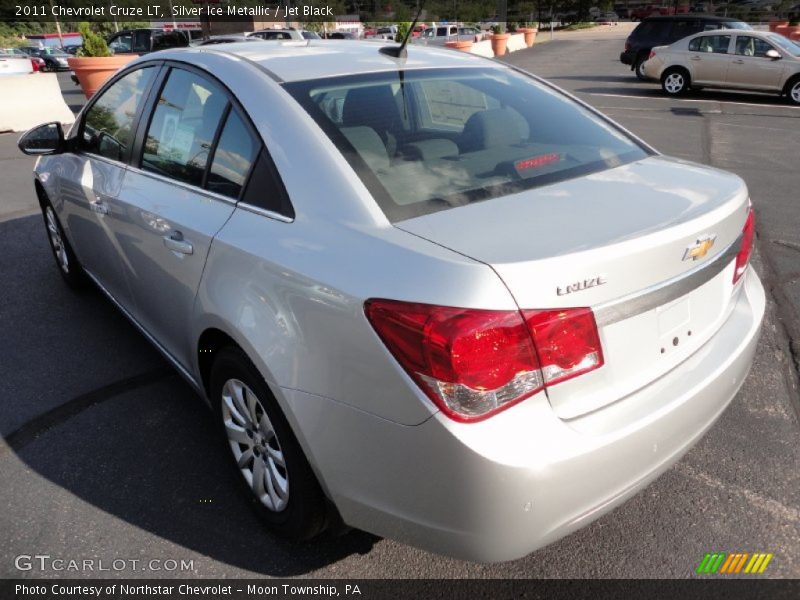 Silver Ice Metallic / Jet Black 2011 Chevrolet Cruze LT