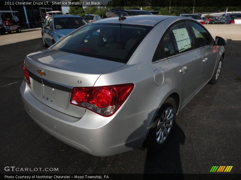 Silver Ice Metallic / Jet Black 2011 Chevrolet Cruze LT