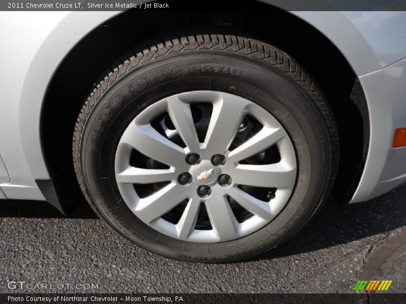 Silver Ice Metallic / Jet Black 2011 Chevrolet Cruze LT
