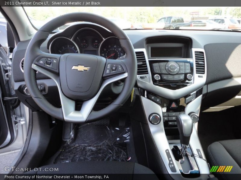 Silver Ice Metallic / Jet Black 2011 Chevrolet Cruze LT