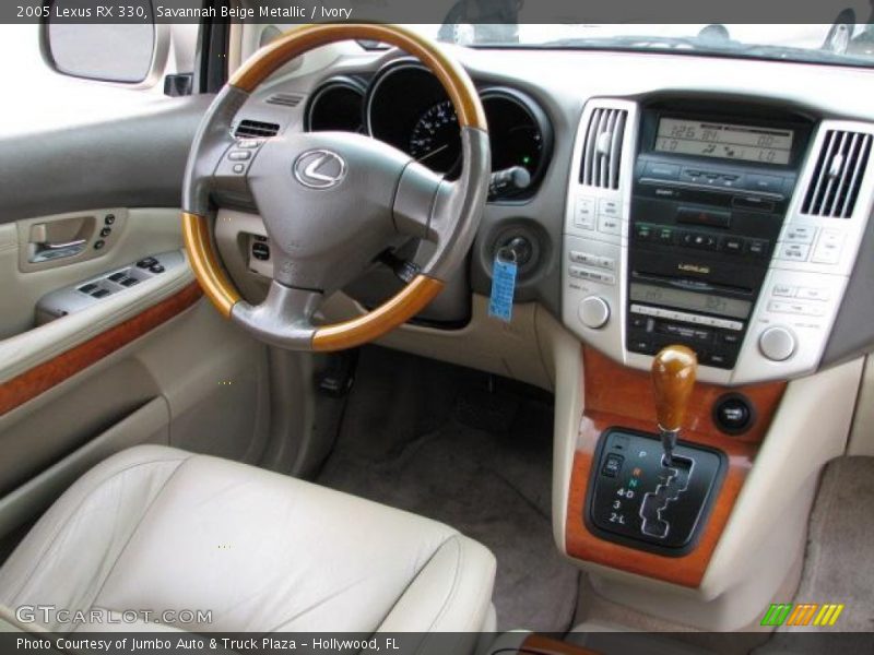 Controls of 2005 RX 330