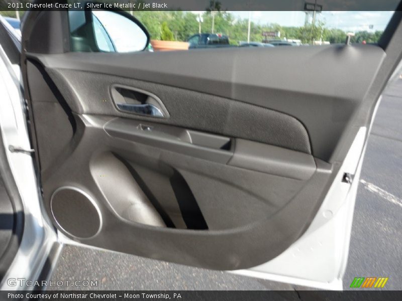 Silver Ice Metallic / Jet Black 2011 Chevrolet Cruze LT