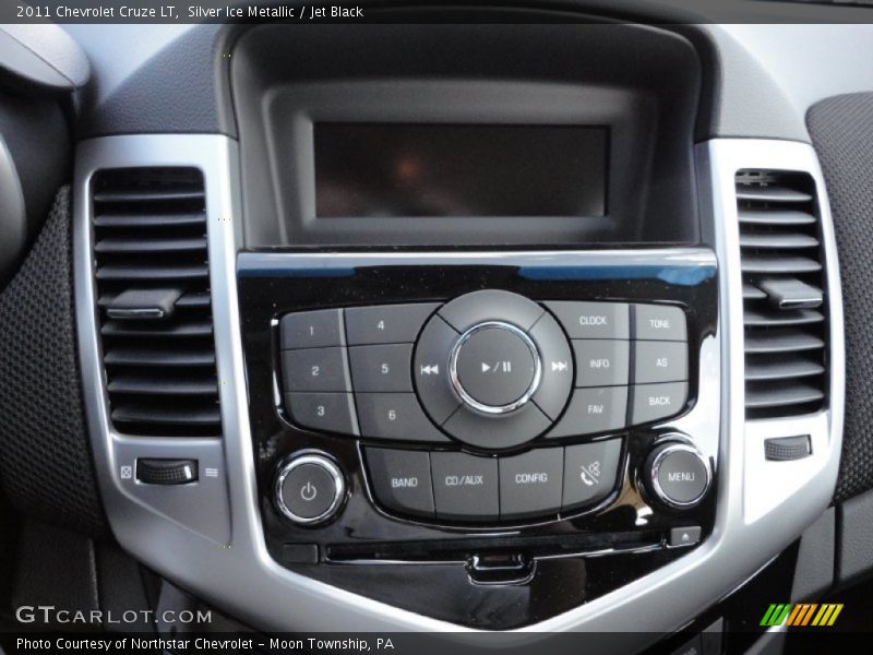 Silver Ice Metallic / Jet Black 2011 Chevrolet Cruze LT
