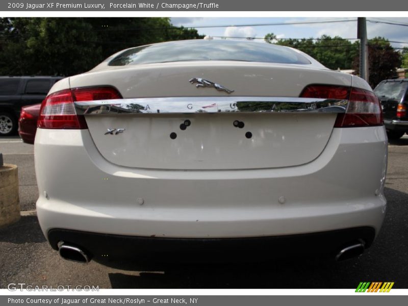 Porcelain White / Champagne/Truffle 2009 Jaguar XF Premium Luxury